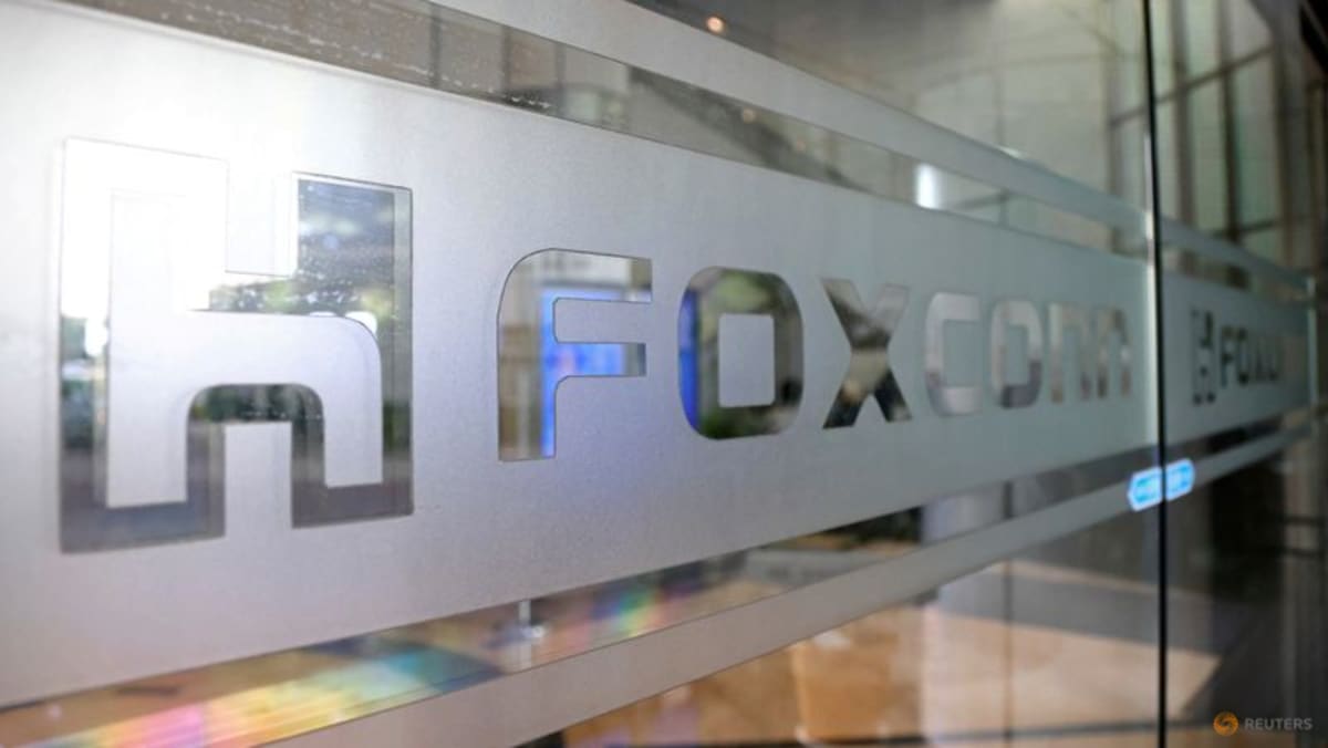 Kota-kota di Tiongkok bersiap menerima gelombang pekerja Foxconn dari Zhengzhou yang dilanda COVID