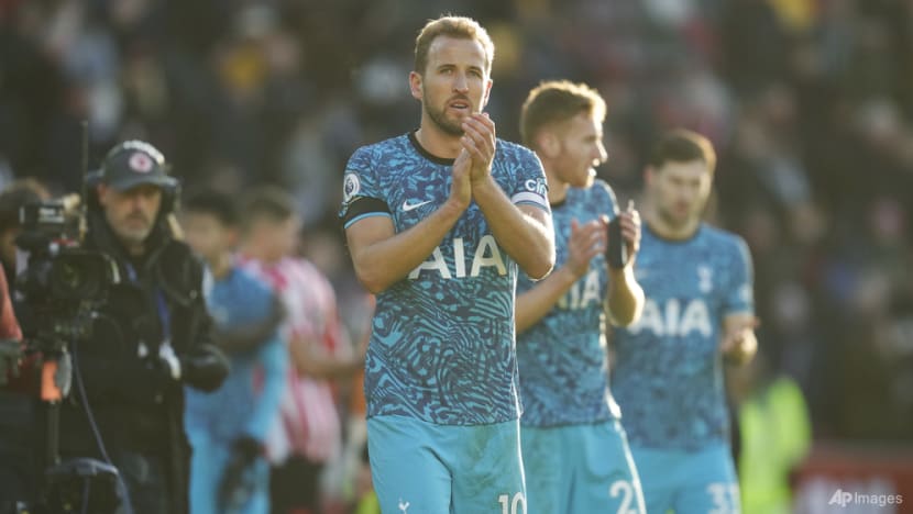 Kane sparks Tottenham fightback in draw at Brentford