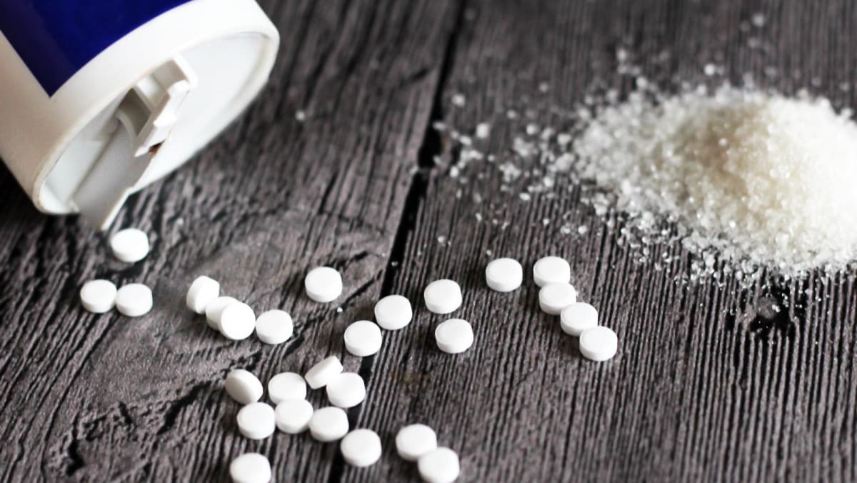 Aspartame: Common artificial sweetener found in Coca-Cola diet sodas could be declared ‘possibly carcinogenic’ Aspartame: Common artificial sweetener found in Coca-Cola diet sodas could be declared ‘possibly carcinogenic’