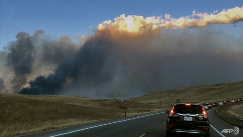 Colorado wildfire took hold 'in blink of an eye': Governor Colorado wildfire took hold 'in blink of an eye': Governor