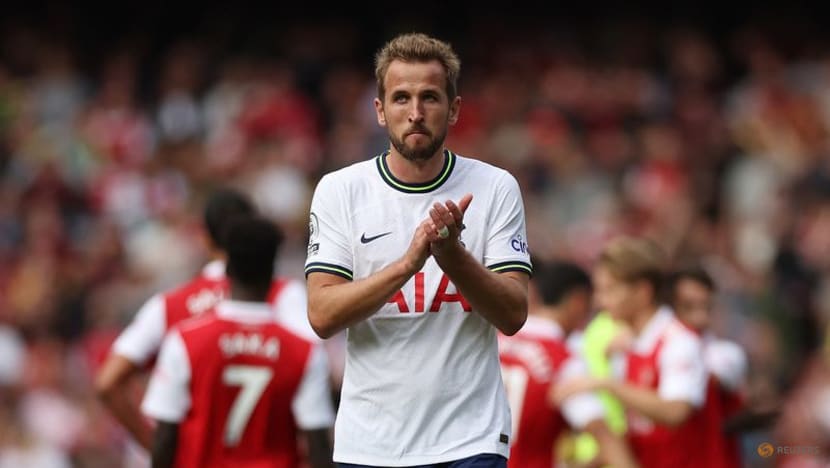 Arsenal stay top with derby win as Tottenham self-destruct