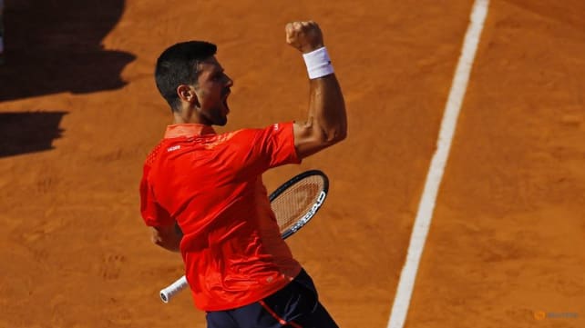Djokovic survives Davidovich Fokina battle to reach fourth round of French Open