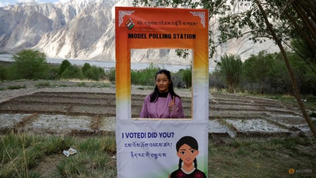 Monks and Muslims vote to demand rights for India's Ladakh