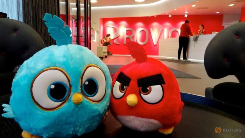 Angry Birds creator Rovio swings to fourth-quarter profit, raises dividend Angry Birds creator Rovio swings to fourth-quarter profit, raises dividend