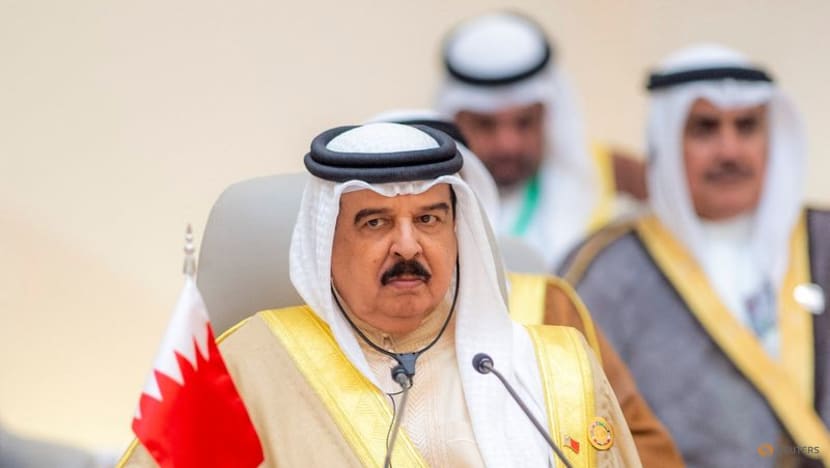 Israeli president touts business ties on first Bahrain visit Israeli president touts business ties on first Bahrain visit