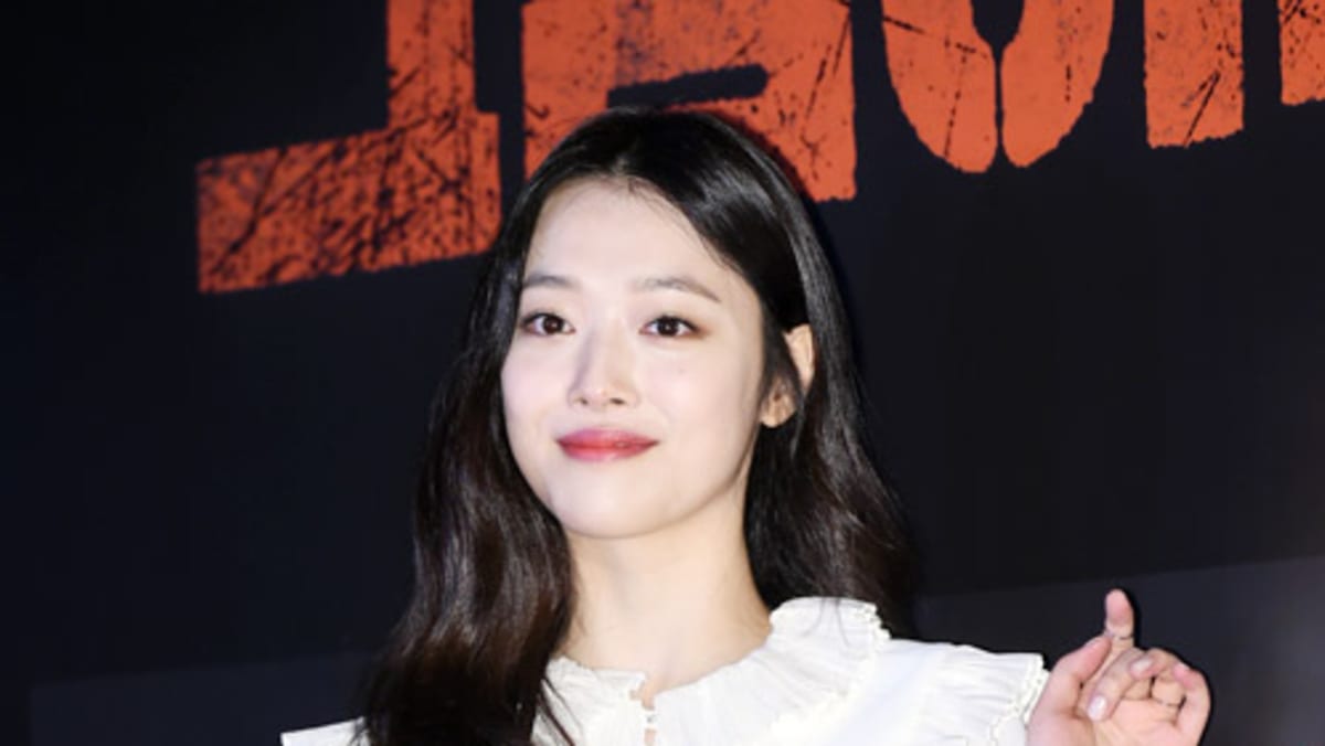 Sulli Instagrams Support for Dynamic Duo′s Comeback - 8days