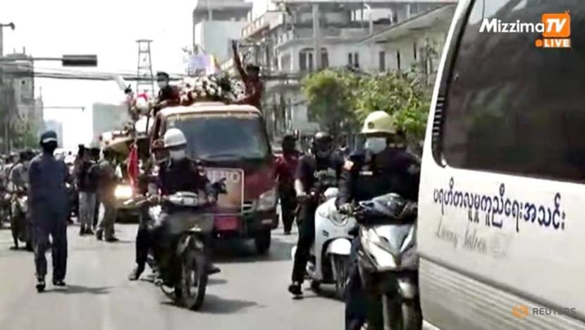 Jun 08, 2021 · naypyitaw, myanmar (ap) — myanmar's military junta will begin presenting its case against deposed leader aung san suu kyi in court next monday, her lawyers said. Myanmar News Angel . Hundreds Mourn Myanmar S Everything Will Be Ok Protester Cna
