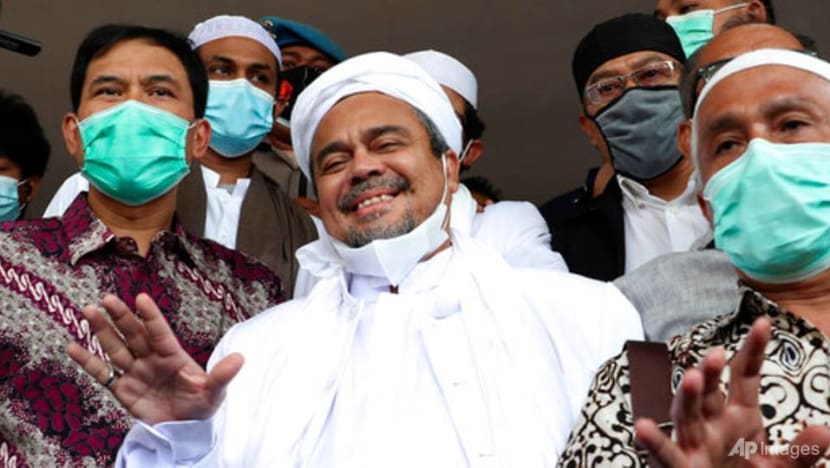 Indonesian cleric Rizieq Shihab turns himself in for COVID-19 violations