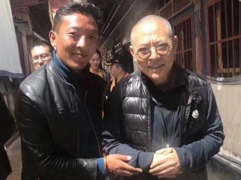Martial arts legend Jet Li Lianjie's frail appearance in a Tibet temple has shocked many fans around the world. Martial arts legend Jet Li Lianjie's frail appearance in a Tibet temple has shocked many fans around the world.