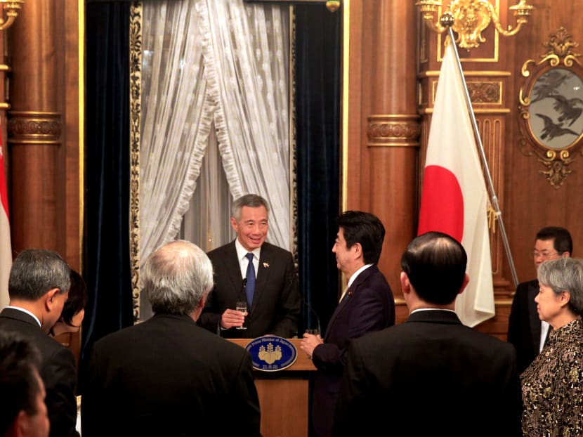 Prime Minister Lee Hsien Loong and Japanese Prime Minister Shinzo Abe at the Akasaka State Guest House on Sept 28, 2016. Photo: Ministry of Communications and Information
