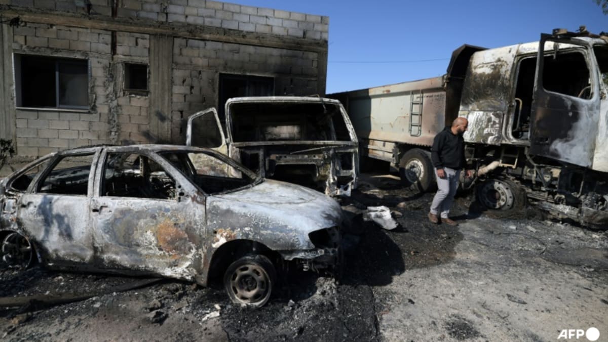 Hunt for Israel teen resumes in West Bank after settler attacks