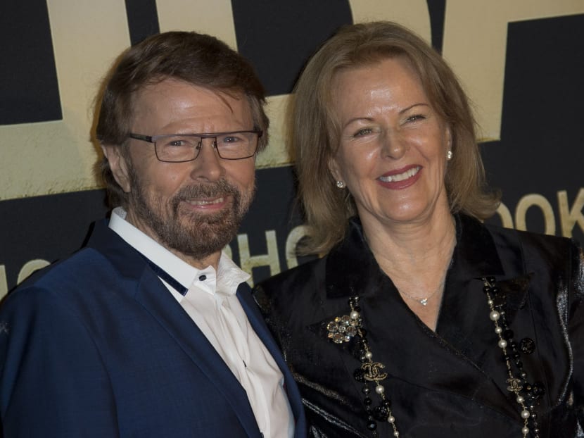 Swedish singer's Bjorn Ulvaeus (left) and Anni-Frid Lyngstad, of the pop group ABBA, pose on the red carpet ahead of the band's International anniversary party at the Tate Modern in central London, on April 7, 2014. Photo: AP