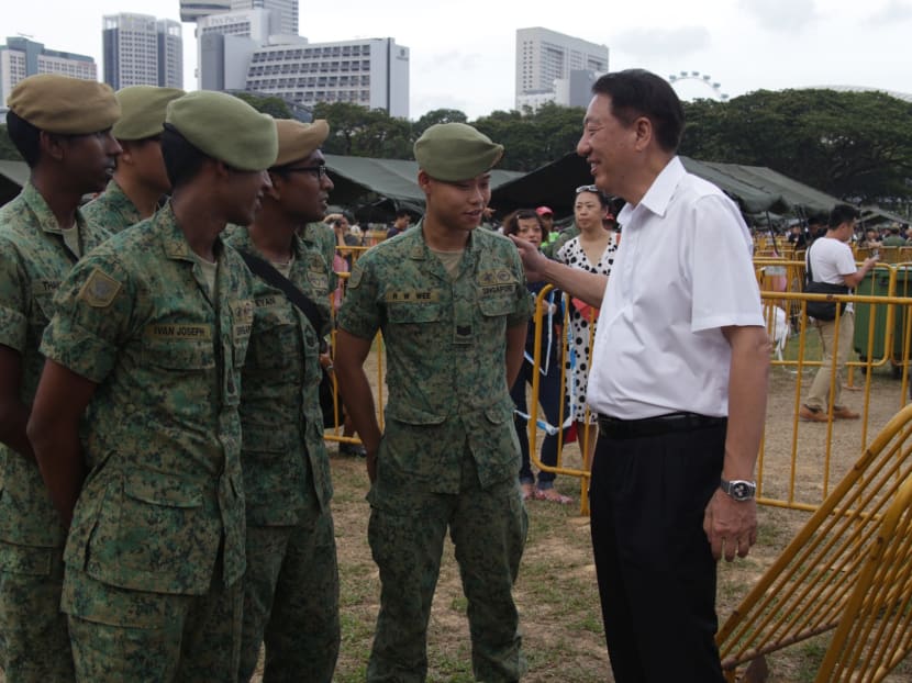 Deputy Prime Minister Teo Chee Hean thanking personnel from the SAF at the Padang on March 28, 2015. Photo: Wong Pei Ting/TODAY