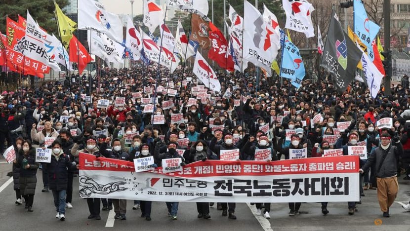 South Korea's Yoon prepares to widen back-to-work order amid truckers' strike South Korea's Yoon prepares to widen back-to-work order amid truckers' strike