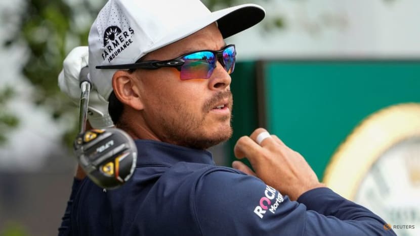 Fowler, Schauffele shoot record 62s to share US Open lead