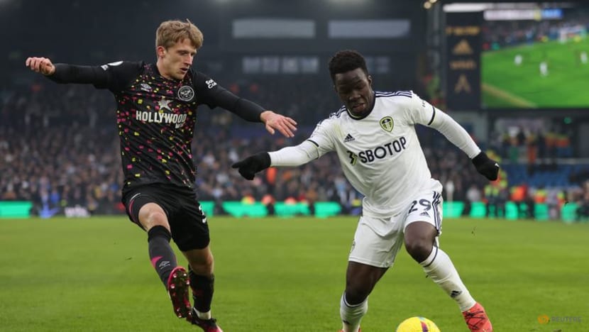 Struggling Leeds held to goalless draw by Brentford Struggling Leeds held to goalless draw by Brentford