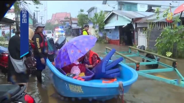 台风诺鲁登陆泰国引发洪水 至少一人丢命