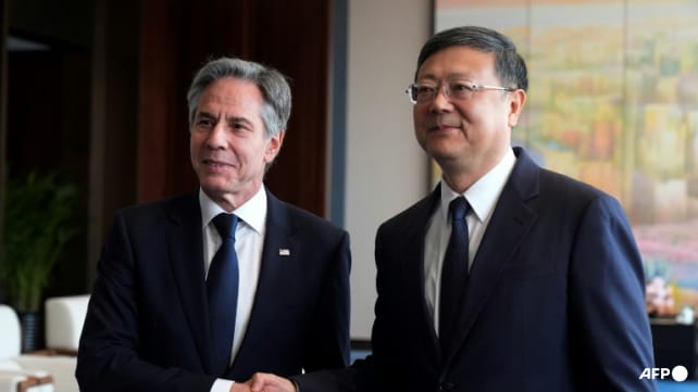 Blinken calls for US, China to manage differences on charm offensive 