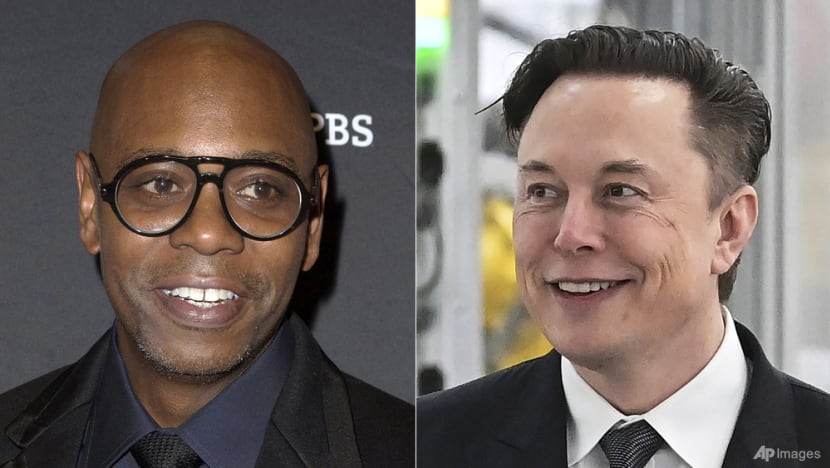 Boos rain down on Elon Musk at a Dave Chappelle comedy show Boos rain down on Elon Musk at a Dave Chappelle comedy show