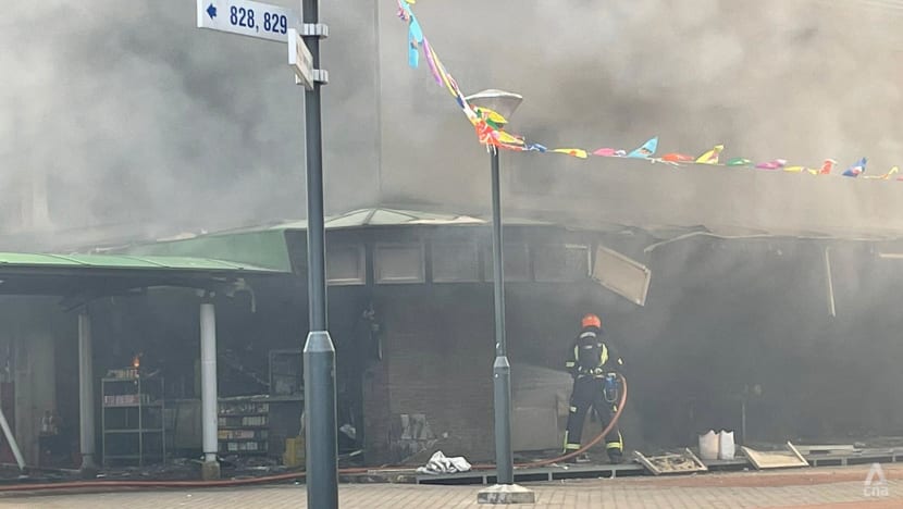  Fire breaks out at Tampines coffee shop, disrupting operations