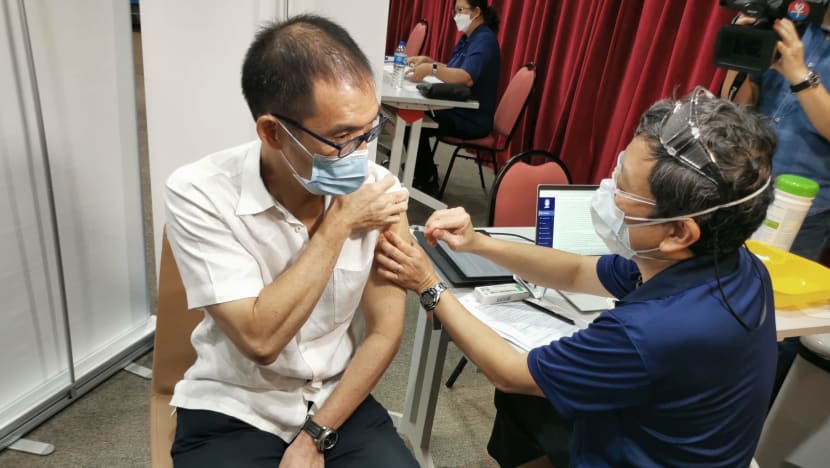 Healthcare institutions begin Sinopharm COVID-19 vaccination amid 'overwhelming' demand from public Healthcare institutions begin Sinopharm COVID-19 vaccination amid 'overwhelming' demand from public