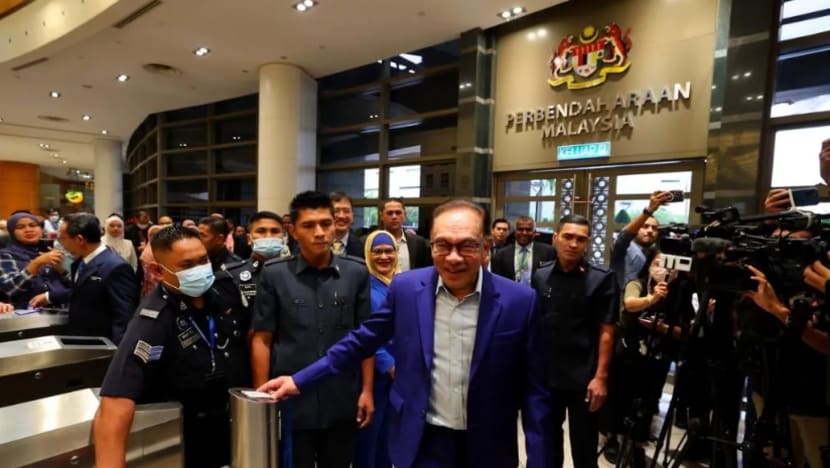 PM M'sia Anwar Ibrahim mula tugas sebagai Menteri Kewangan