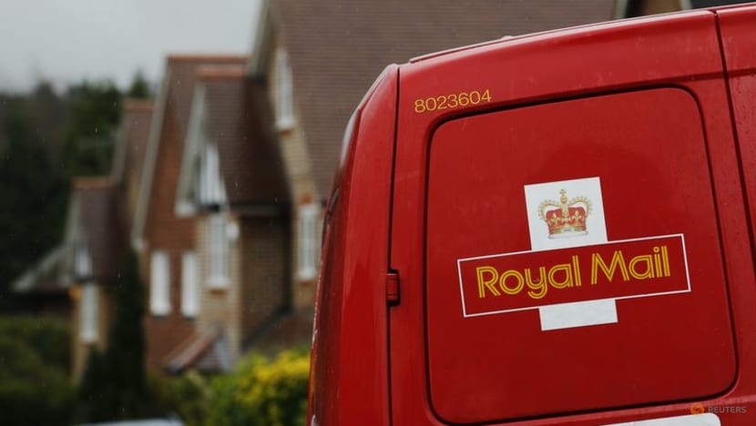 UK's Royal Mail pauses access to online service after glitch UK's Royal Mail pauses access to online service after glitch