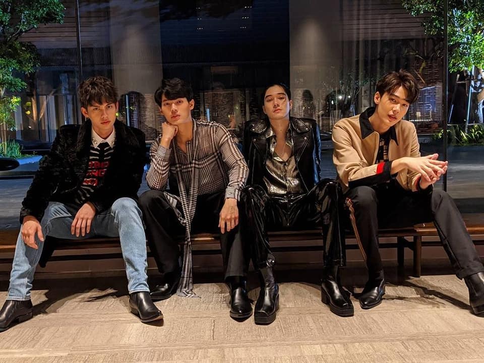 F4 Thailand Apologises For Being Late & Snacking During A Press Conference In Taiwan F4 Thailand Apologises For Being Late & Snacking During A Press Conference In Taiwan