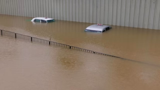 黑色暴雨持续16小时 旅居香港国人：太突然太意外