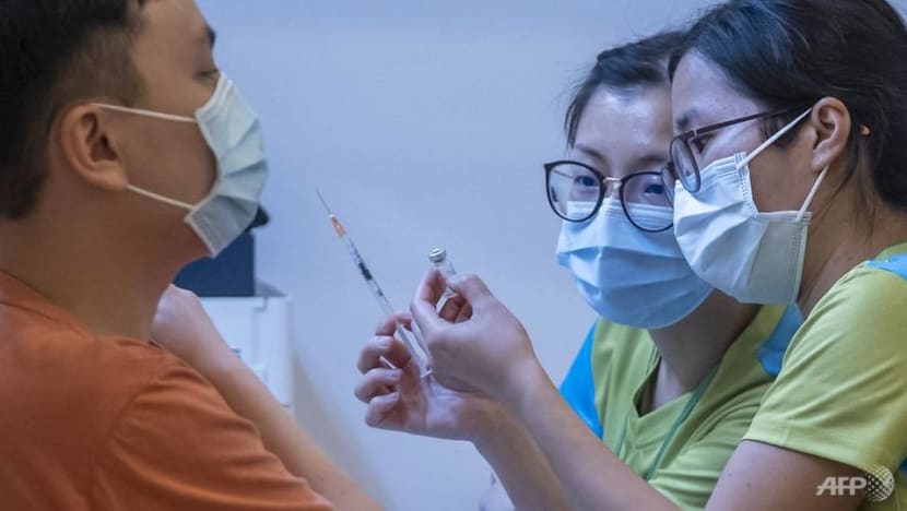 Hong Kong kicks off COVID-19 vaccinations with Sinovac jab Hong Kong kicks off COVID-19 vaccinations with Sinovac jab