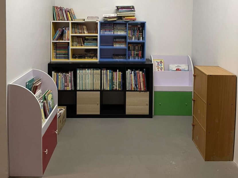 This man built an open library in Boon Lay, got his books stolen and then received an outpouring of support This man built an open library in Boon Lay, got his books stolen and then received an outpouring of support