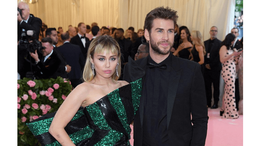 Miley Cyrus and Liam Hemsworth's families want them to reunite