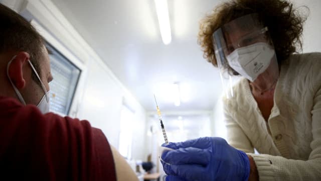 奥地利将强制满18岁居民接种疫苗