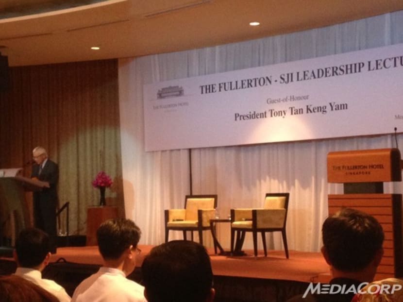 President Tony Tan Keng Yam (C) speaking at the second Fullerton-SJI Lecture Series today (Nov 5). Photo: Leong Wai Kit