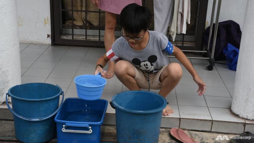 Selangor residents reel from water disruption caused by foul smell Selangor residents reel from water disruption caused by foul smell