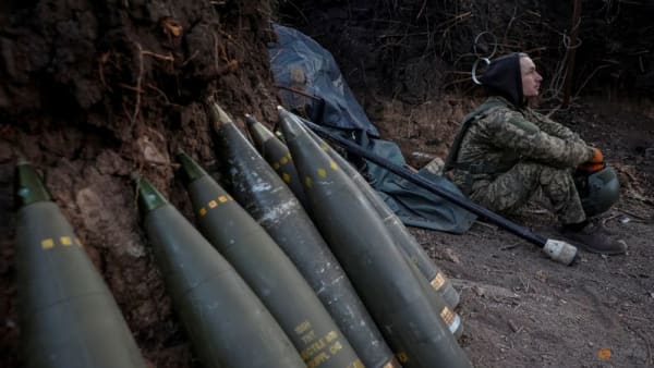 Ukraine pulls back from three villages in east, Zelenskyy pleads for weapons