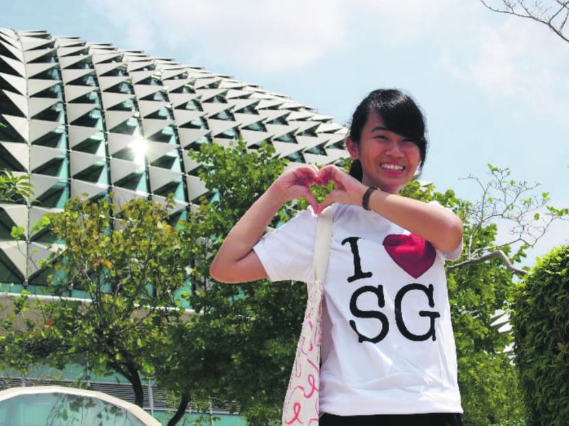 Erhu-violin mashup wins Tay Zhi Wen the title of Airbnb's giggest SG50 fan, a stay at the Esplanade and ticket to the National Day Parade.