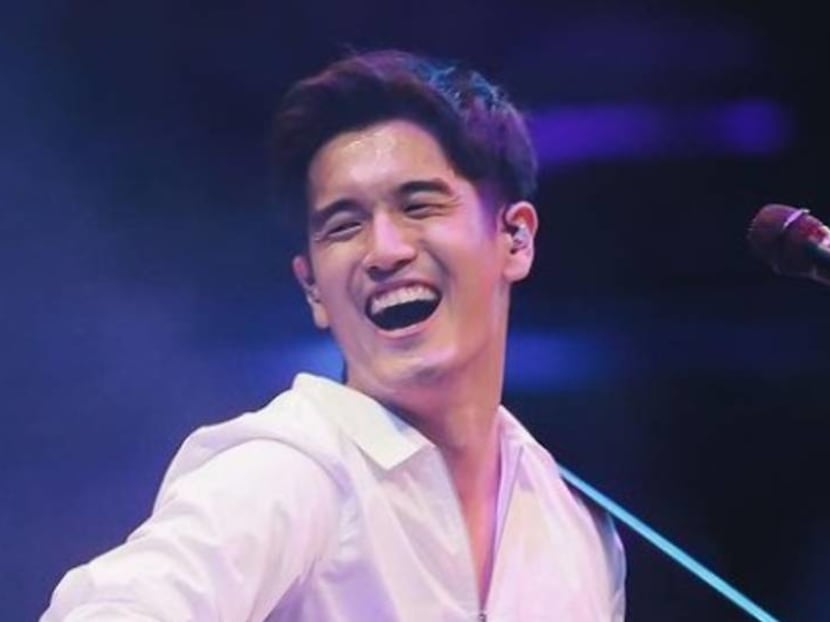Nathan Hartono performs in front of hundreds of people – with his zipper down
