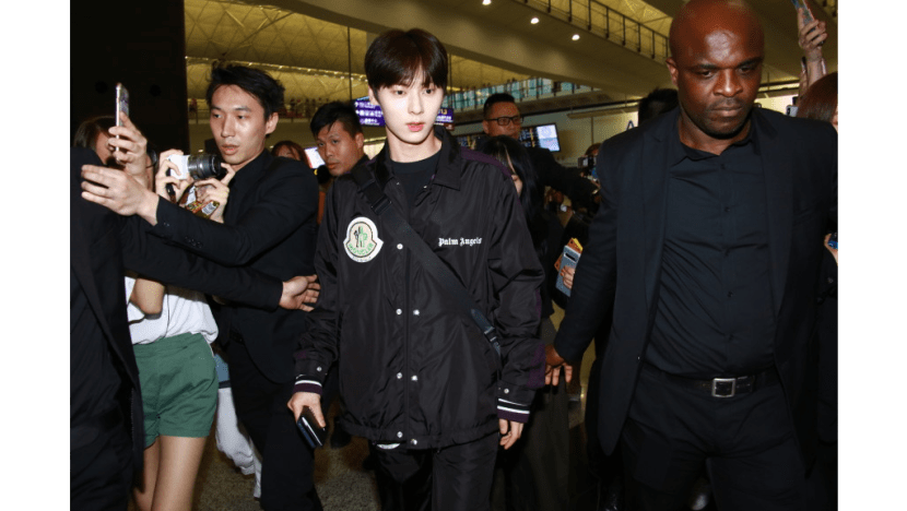 NU'EST's Minhyun shocked by crowd at Hong Kong airport