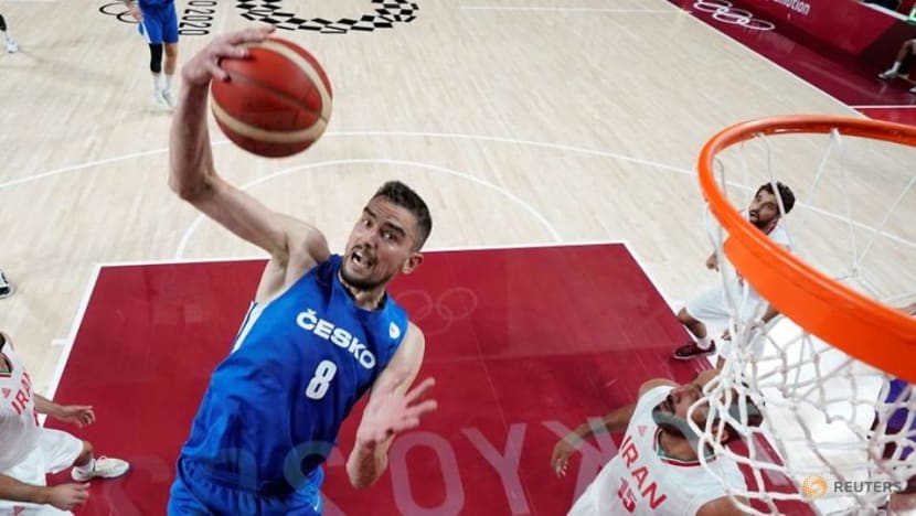 Olympics-Basketball-US men fall to France in first ...