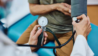உயர் ரத்த அழுத்தம் - எதனால் ஏற்படுகிறது? அறிகுறிகள் யாவை?
