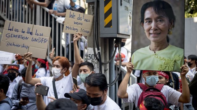 缅甸军方政变两周年 当地居民发起无声抗议