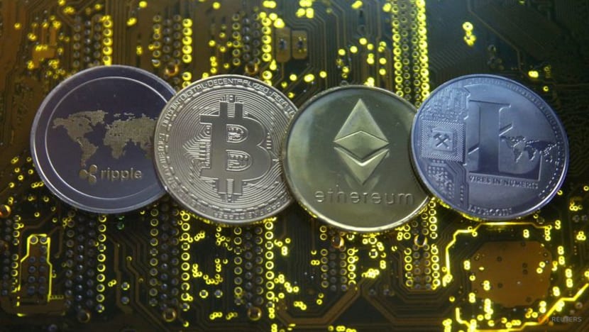Cryptocurrencies pause after weekend battering, other currencies wait for Fed 