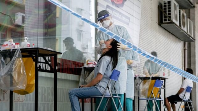 Macao COVID-19 outbreak hits more than 900 as infections spread