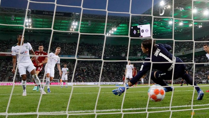 Football: Bayern need Lewandowski goal for 1-1 at Gladbach in season opener Football: Bayern need Lewandowski goal for 1-1 at Gladbach in season opener