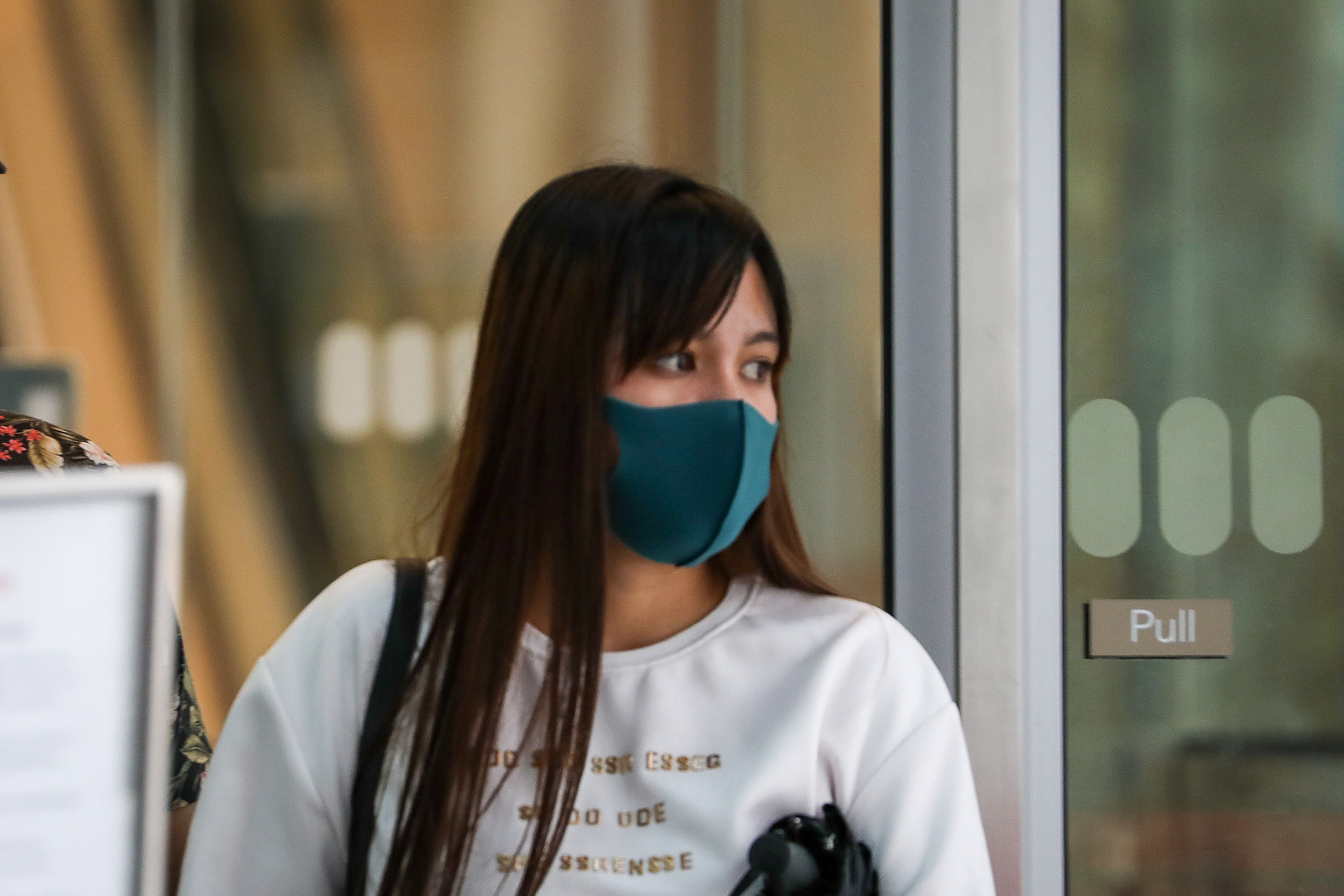 Maid jailed after stealing S$30,000 worth of branded handbags, jewellery from employer to sell Maid jailed after stealing S$30,000 worth of branded handbags, jewellery from employer to sell
