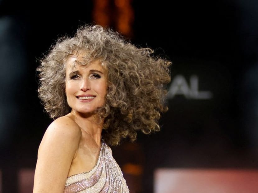L’Oreal Paris hosts exuberant catwalk presentation at fashion week L’Oreal Paris hosts exuberant catwalk presentation at fashion week