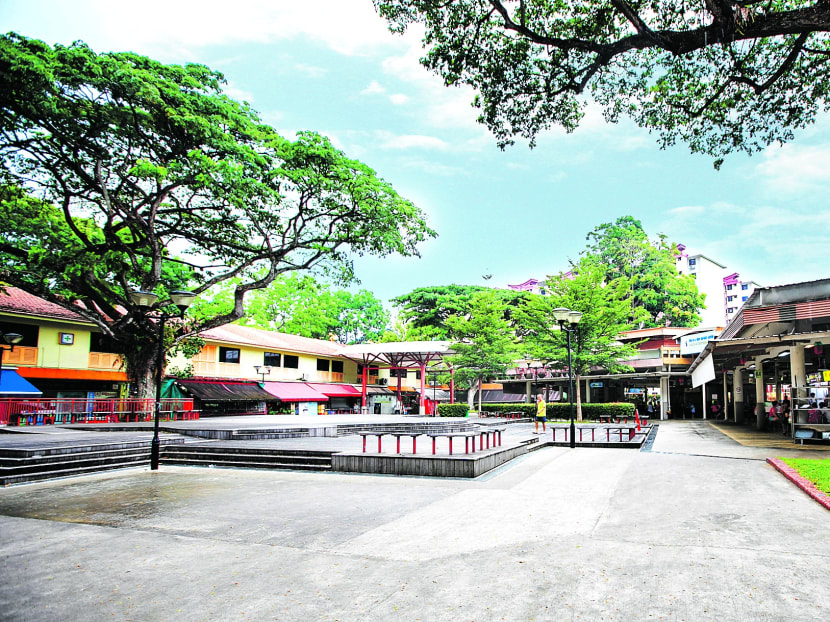 Tanglin Halt Community Plaza, with the hexagonal food centre (right) and straight blocks of two-storey shophouses. Photo: Kenneth Koh
