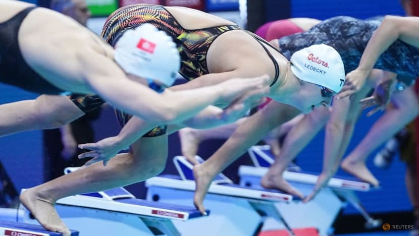 Ledecky breaks 800m freestyle short-course world record Ledecky breaks 800m freestyle short-course world record
