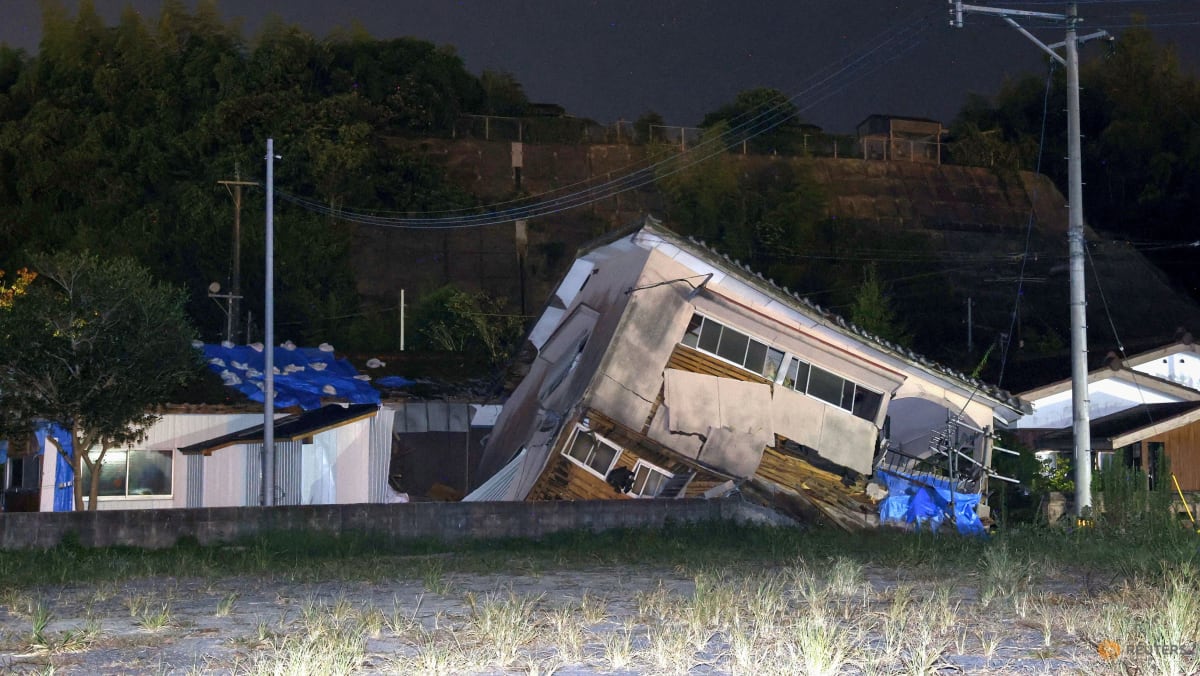 日本大震災警報から数千人が旅行をキャンセル